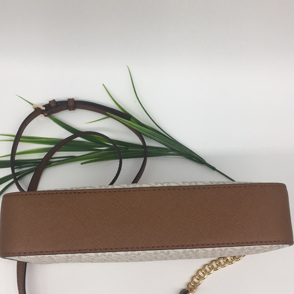 MICHAEL KORS LG EW CROSSBODY Bag Vanilla - Picture 7 of 8